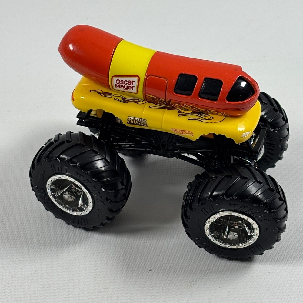 Hot Wheels Monster Jam Oscar Mayer Wienermobile Diecast Truck 1:64 Red Yellow